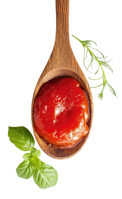 Colher de madeira com molho de tomate
